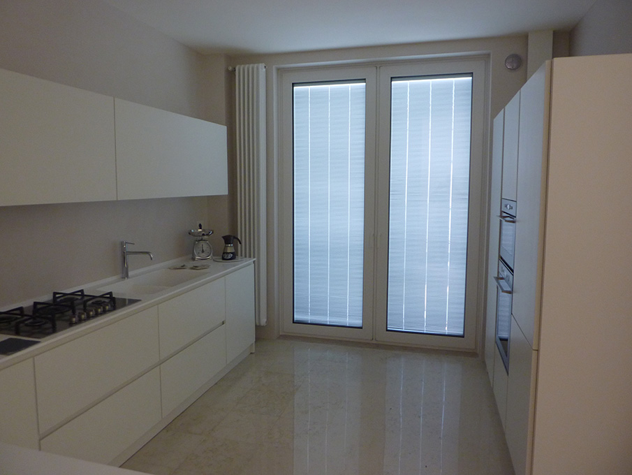 http://www.salvador-infissi.it/wp-content/uploads/2015/11/P1040473.jpg